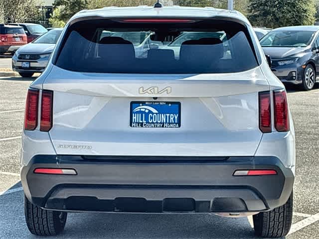Thumbnail: 2023 Kia Sorento - 5