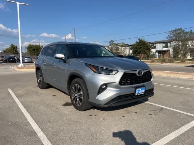 Thumbnail: 2022 Toyota Highlander - 7