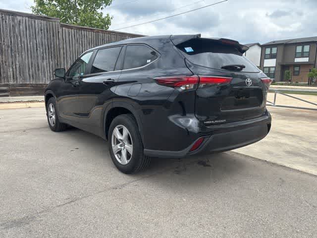 Thumbnail: 2024 Toyota Highlander - 3