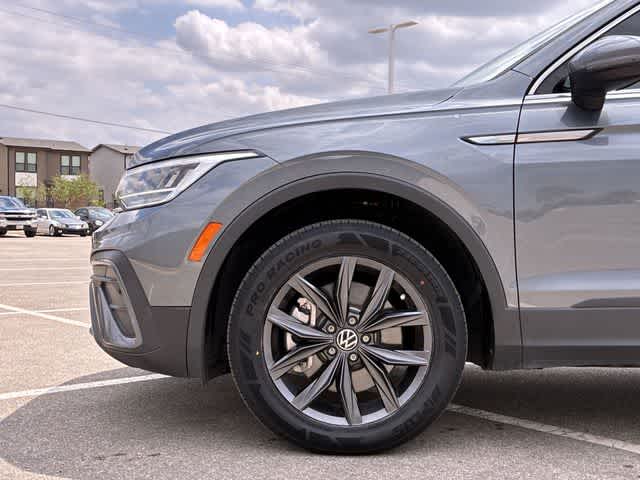 Thumbnail: 2023 Volkswagen Tiguan - 14