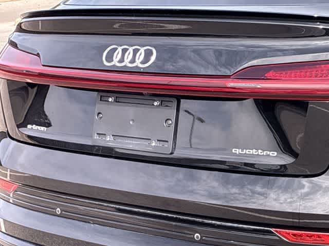 Thumbnail: 2022 Audi e-tron S - 13