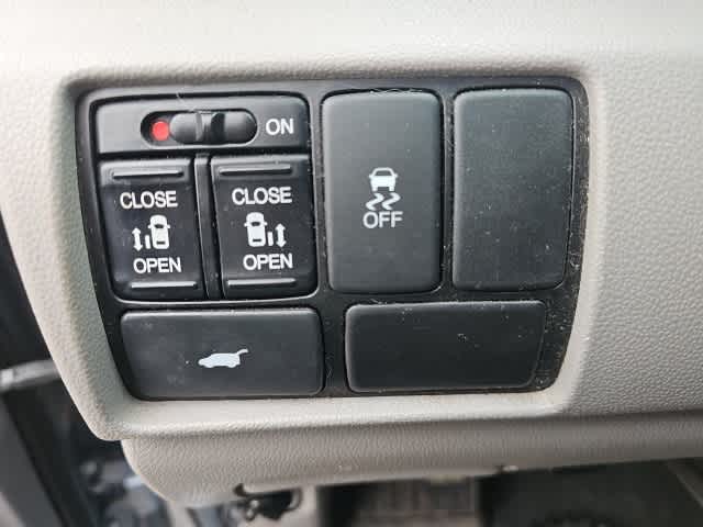 Thumbnail: 2013 Honda Odyssey - 11