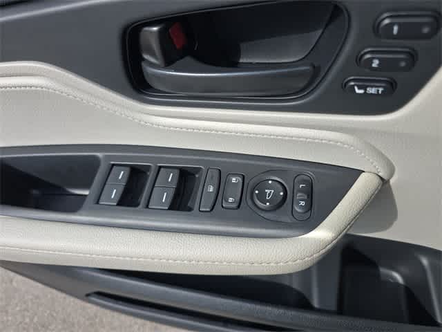 Thumbnail: 2026 Honda Odyssey - 40