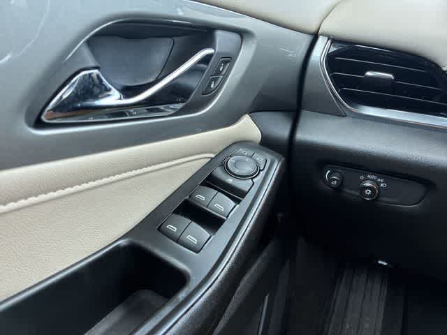 Thumbnail: 2023 Chevrolet Traverse - 39