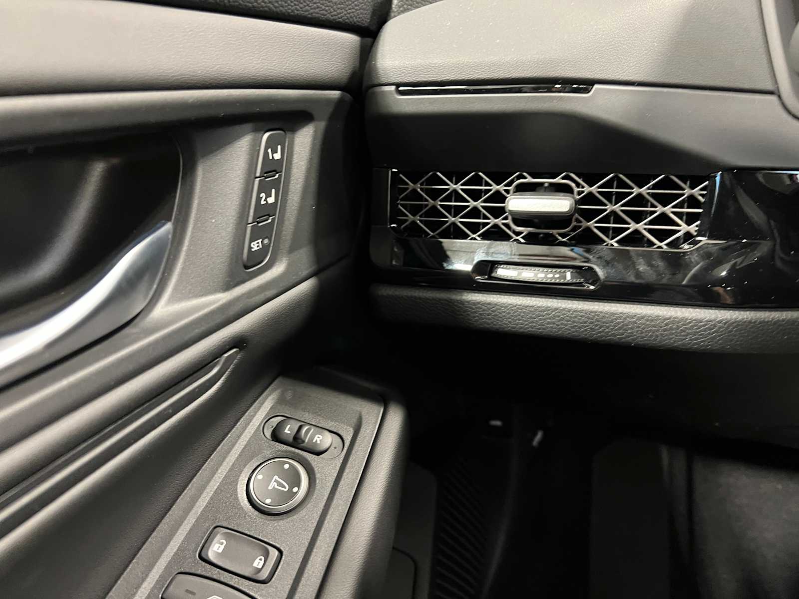 Thumbnail: 2025 Honda Accord - 21