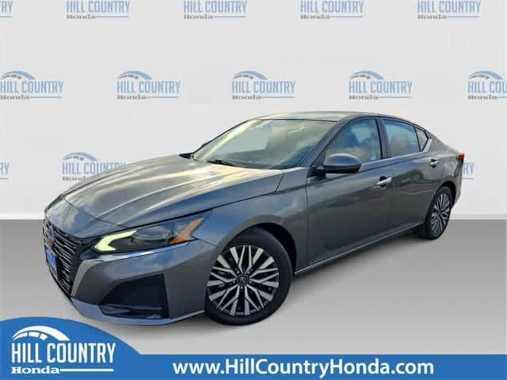 Used 2023 Nissan Altima 2.5 SV Sedan