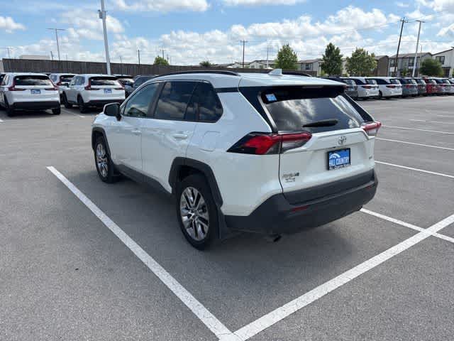 Thumbnail: 2021 Toyota RAV4 - 3