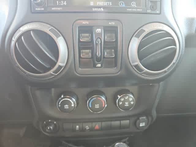 Thumbnail: 2018 Jeep Wrangler - 15