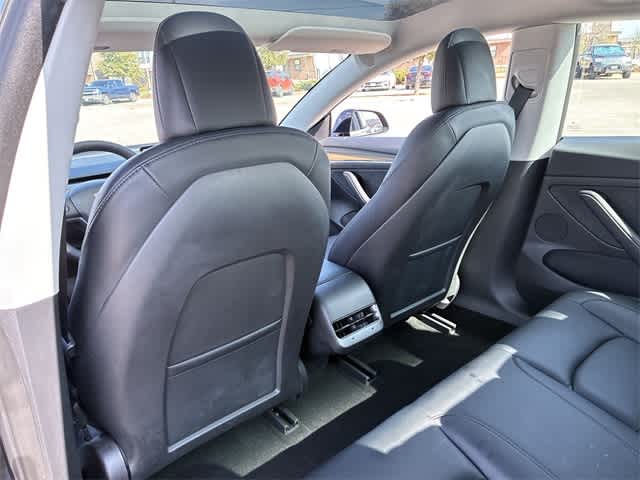 Thumbnail: 2023 Tesla Model 3 - 19