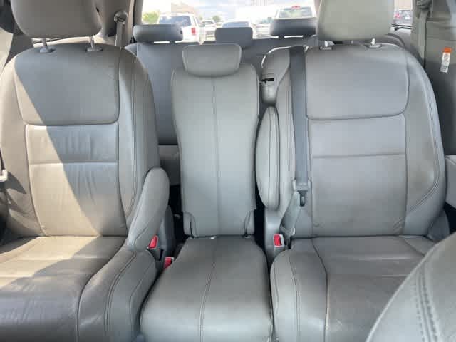 Thumbnail: 2015 Toyota Sienna - 18