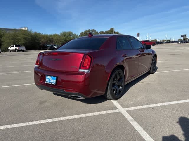 Thumbnail: 2023 Chrysler 300 - 5