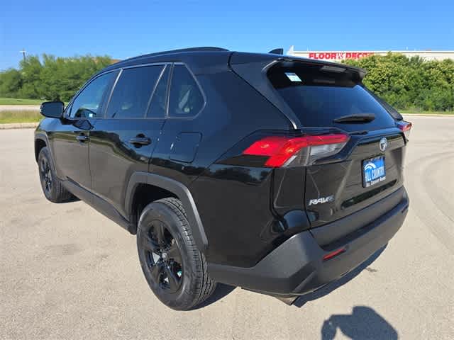 2021 Toyota RAV4 XLE 4