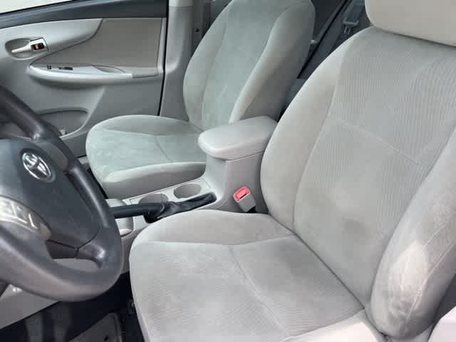 Thumbnail: 2013 Toyota Corolla - 17
