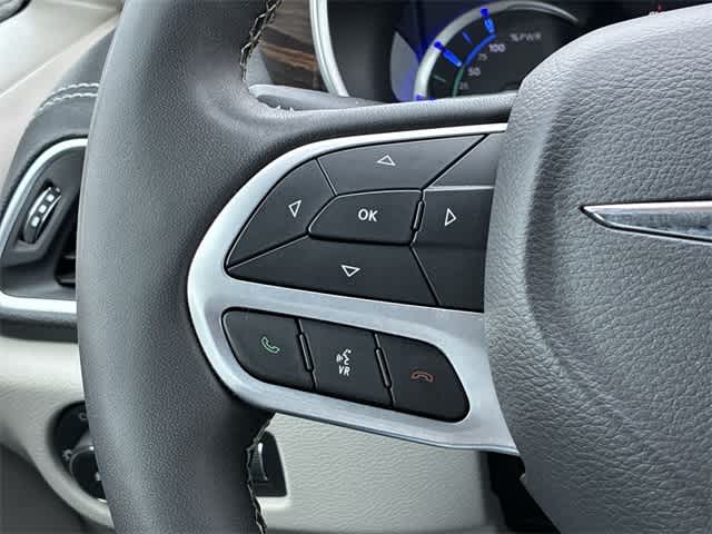 Thumbnail: 2023 Chrysler Pacifica - 26