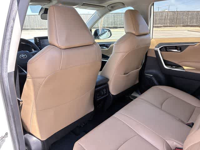 Thumbnail: 2021 Toyota RAV4 - 19