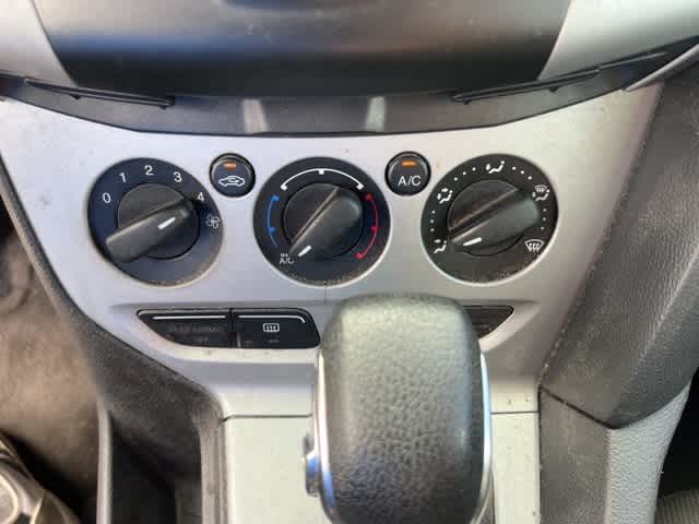 Thumbnail: 2014 Ford Focus - 16