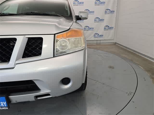 2011 Nissan Armada SV 11