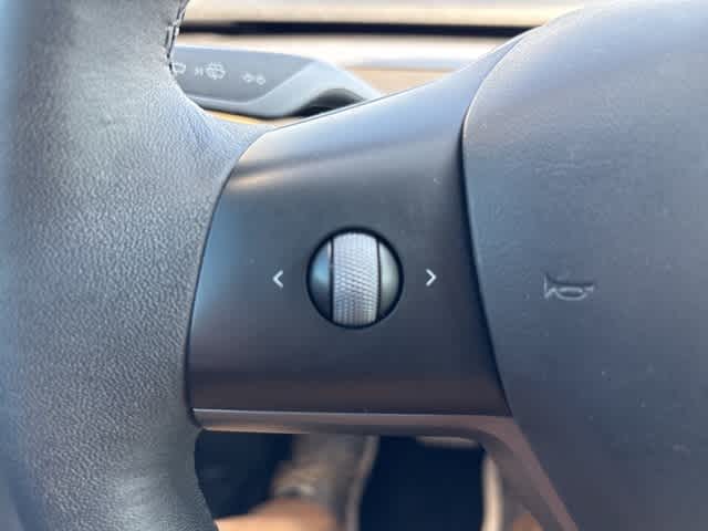 Thumbnail: 2022 Tesla Model Y - 11