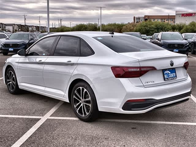 Thumbnail: 2023 Volkswagen Jetta - 4