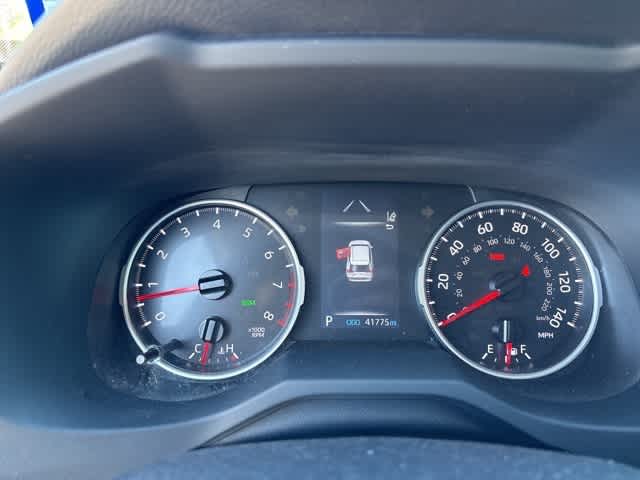 Thumbnail: 2022 Toyota RAV4 - 13