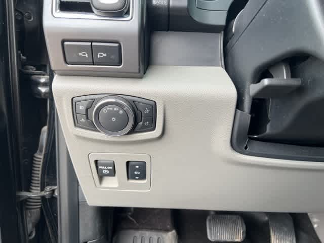 Thumbnail: 2016 Ford F-150 - 10