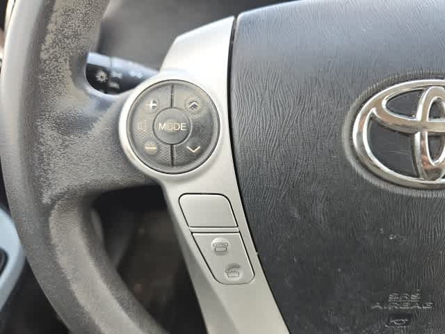 Thumbnail: 2014 Toyota Prius c - 15