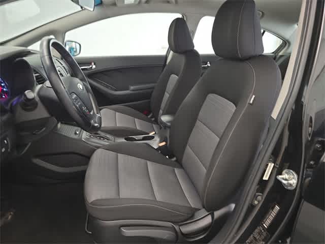 Thumbnail: 2015 Kia Forte - 17
