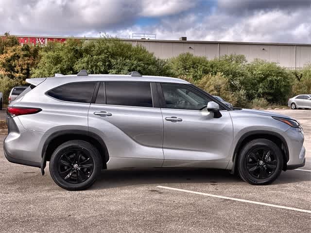 Thumbnail: 2023 Toyota Highlander - 7