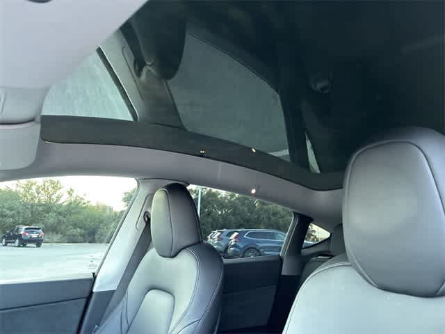 Thumbnail: 2022 Tesla Model Y - 19