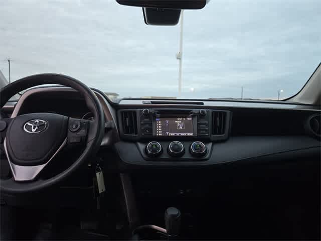 Thumbnail: 2017 Toyota RAV4 - 28