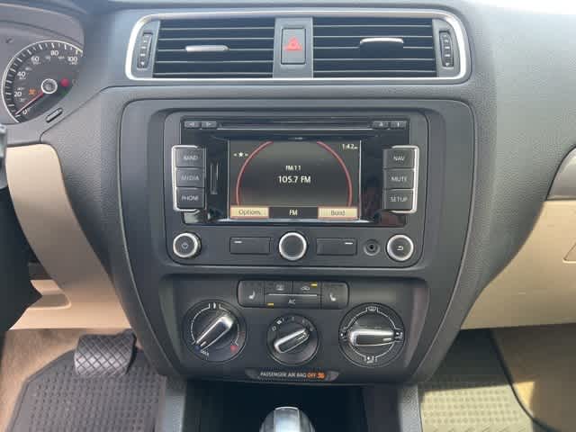 Thumbnail: 2012 Volkswagen Jetta - 16
