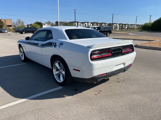 2016 Dodge Challenger SXT Plus photo 3