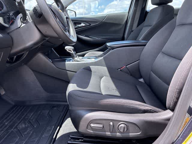 Thumbnail: 2023 Chevrolet Malibu - 18