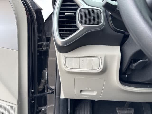 Thumbnail: 2023 Kia Soul - 10