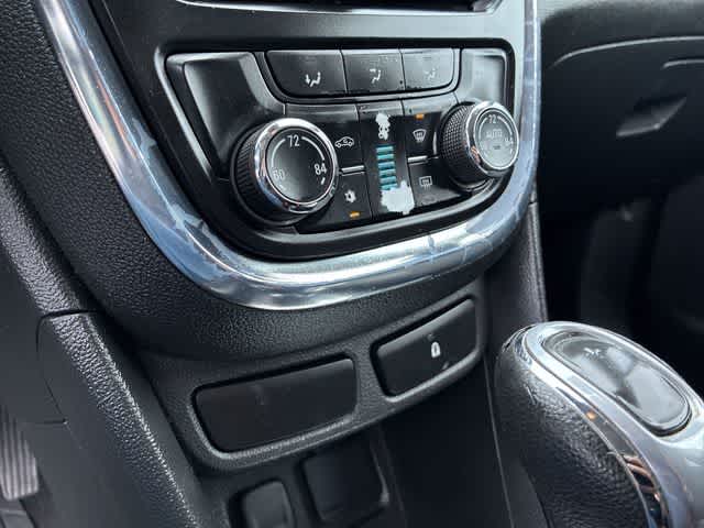 Thumbnail: 2014 Buick Encore - 38