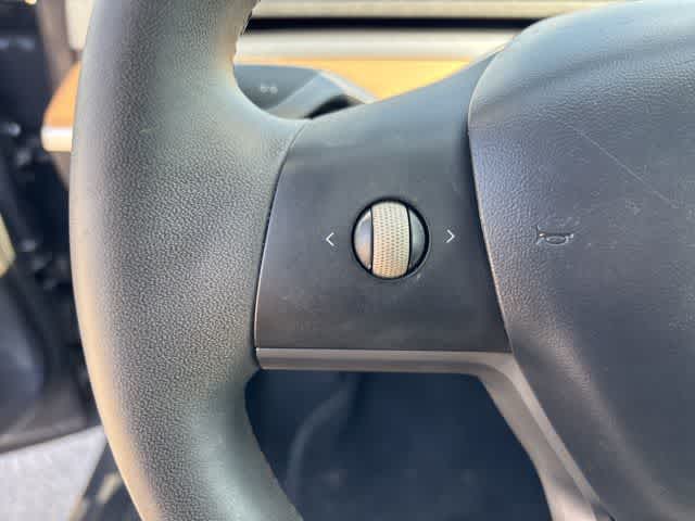 Thumbnail: 2020 Tesla Model 3 - 12