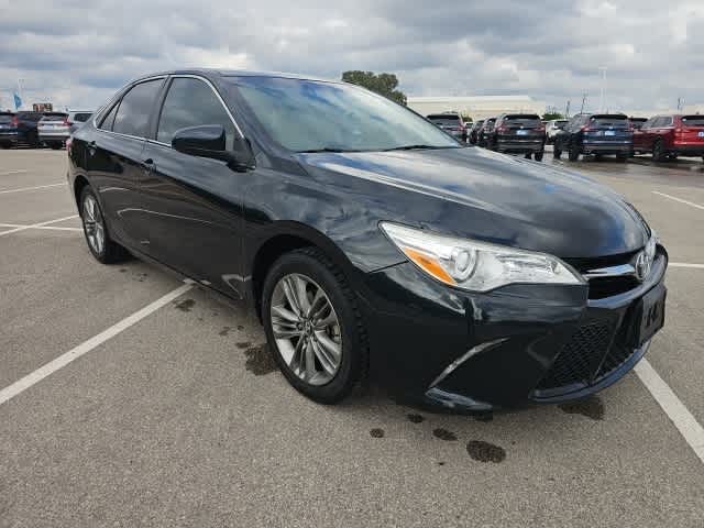 2016 Toyota Camry SE photo 3