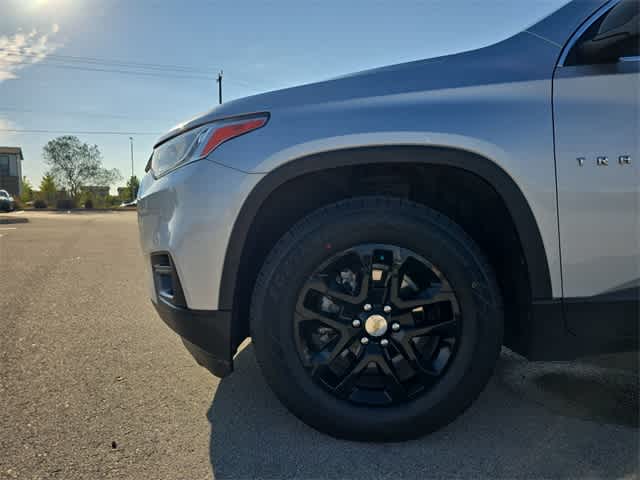 Thumbnail: 2021 Chevrolet Traverse - 14