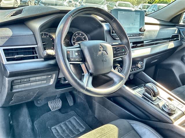 Thumbnail: 2023 Mitsubishi Outlander - 2