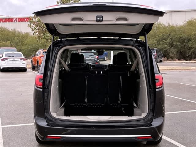 Thumbnail: 2023 Chrysler Pacifica - 37