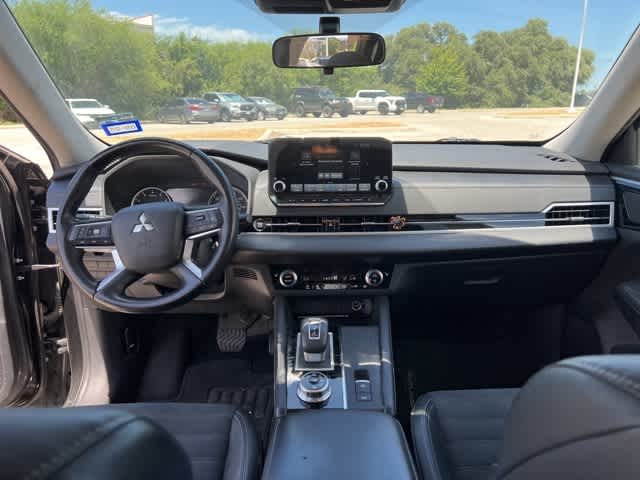 Thumbnail: 2022 Mitsubishi Outlander - 19