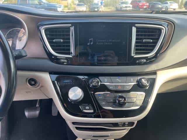 Thumbnail: 2018 Chrysler Pacifica - 19