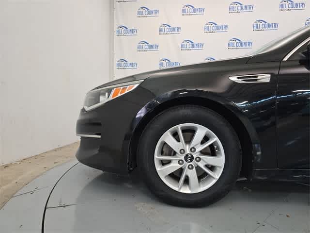 Thumbnail: 2016 Kia Optima - 14