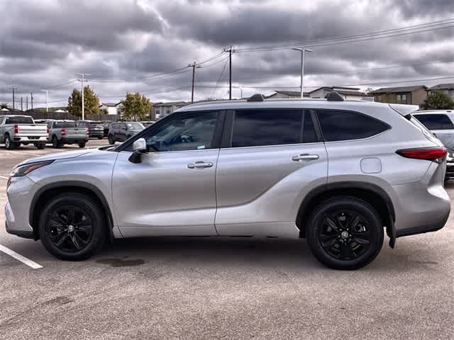 Thumbnail: 2023 Toyota Highlander - 3