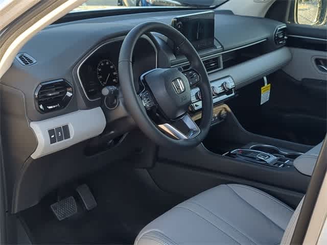 Thumbnail: 2025 Honda Pilot - 8