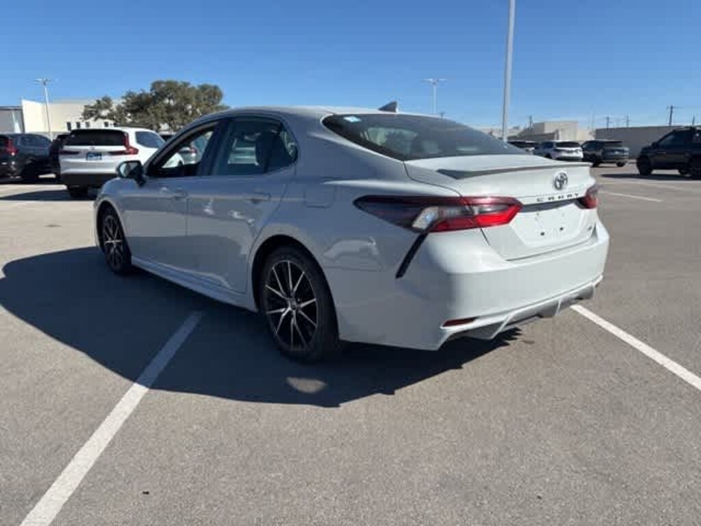 Used 2022 Toyota Camry SE Sedan