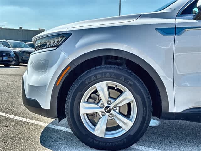 Thumbnail: 2023 Kia Sorento - 14