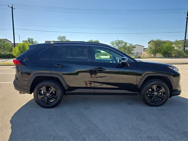 2021 Toyota RAV4 XLE 7