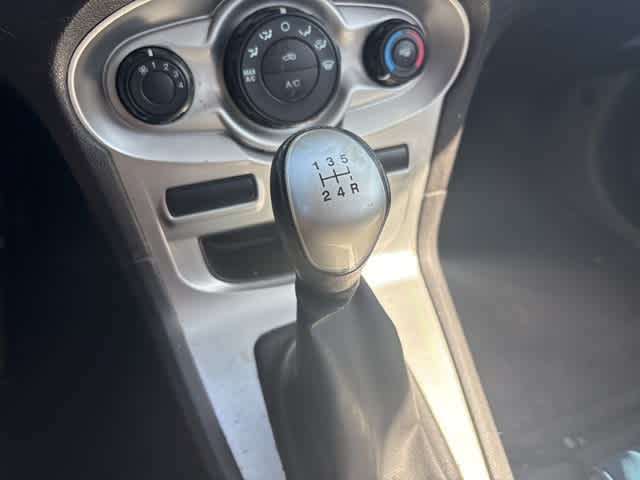 Thumbnail: 2014 Ford Fiesta - 18