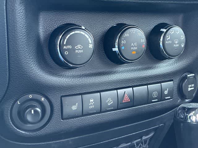 Thumbnail: 2016 Jeep Wrangler - 41